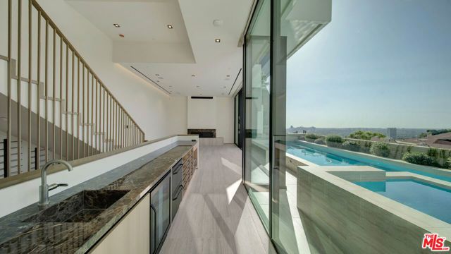 8765 Hollywood, Los Angeles, CA 90069