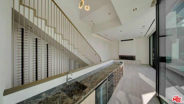 8765 Hollywood, Los Angeles, CA 90069