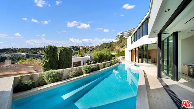 8765 Hollywood, Los Angeles, CA 90069