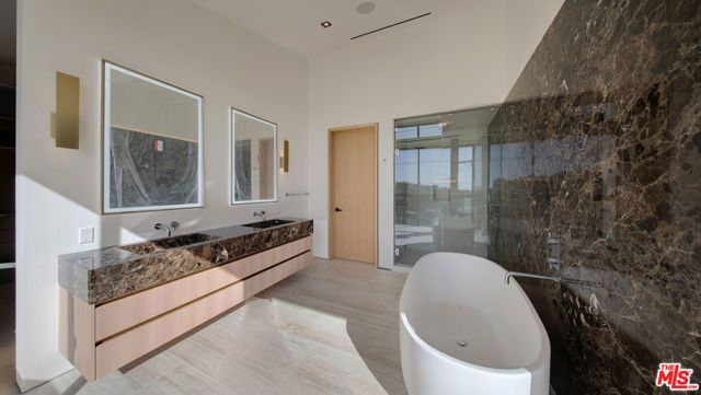 8765 Hollywood, Los Angeles, CA 90069