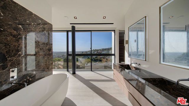 8765 Hollywood, Los Angeles, CA 90069