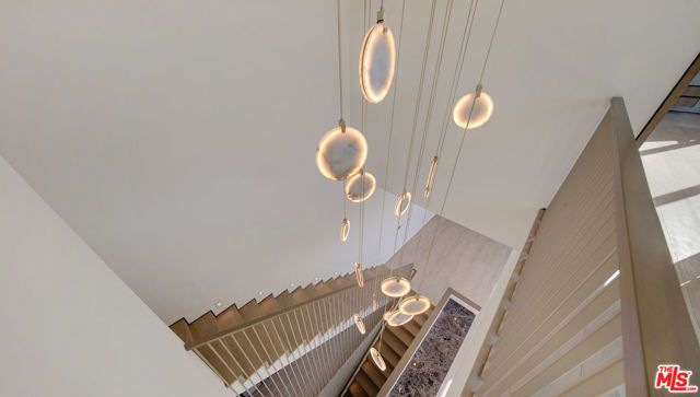 8765 Hollywood, Los Angeles, CA 90069