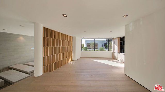 8765 Hollywood, Los Angeles, CA 90069