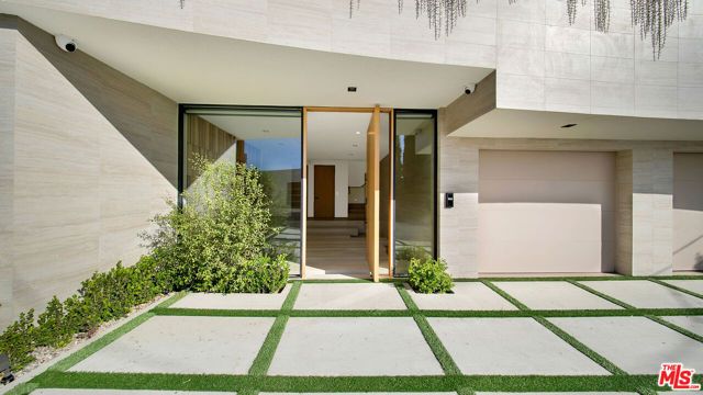 8765 Hollywood, Los Angeles, CA 90069