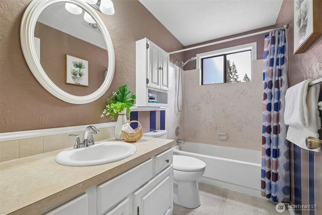 21329 Oak Way, Brier, WA 98036