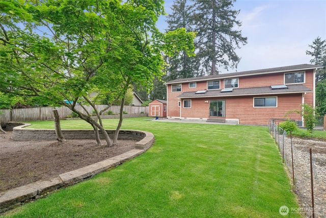 21329 Oak Way, Brier, WA 98036