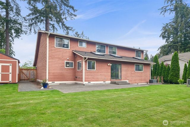 21329 Oak Way, Brier, WA 98036
