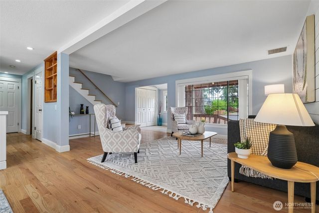 21329 Oak Way, Brier, WA 98036