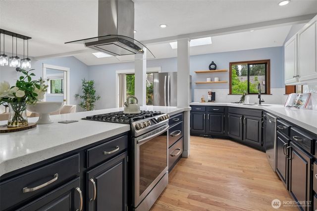 21329 Oak Way, Brier, WA 98036