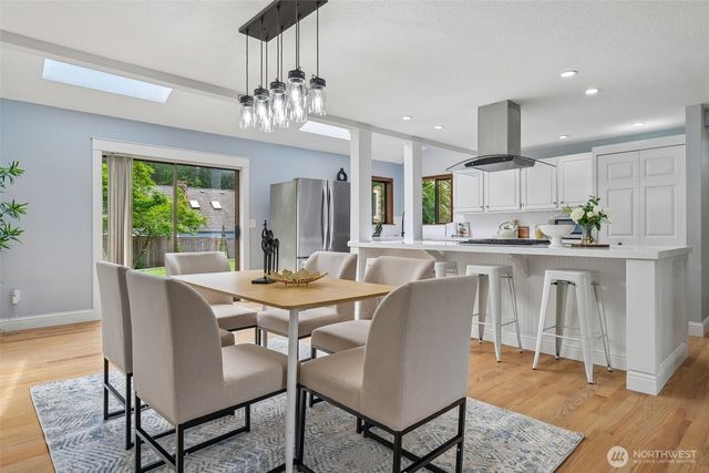 21329 Oak Way, Brier, WA 98036
