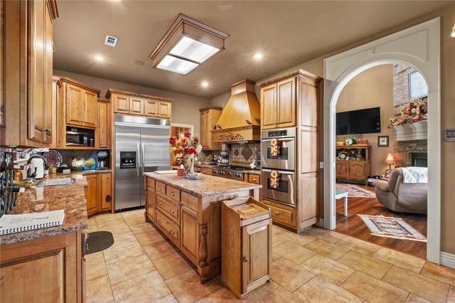 12713 Pleasant Valley Road, Gentry, AR 72734