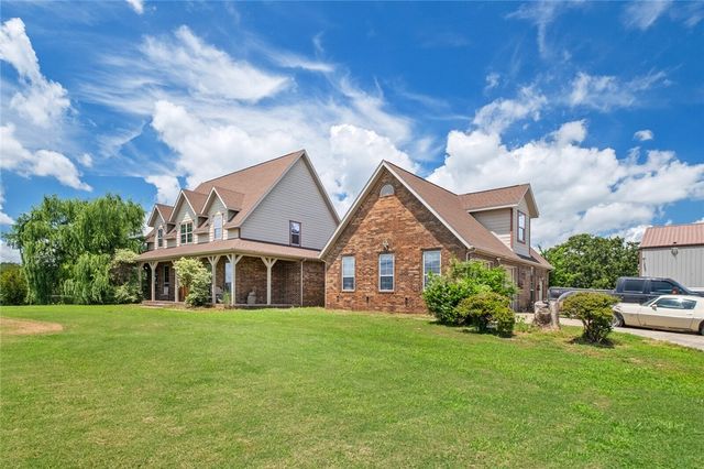 12713 Pleasant Valley Road, Gentry, AR 72734