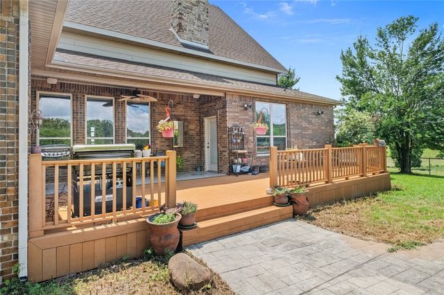 12713 Pleasant Valley Road, Gentry, AR 72734