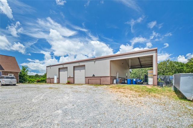 12713 Pleasant Valley Road, Gentry, AR 72734