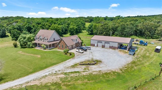 12713 Pleasant Valley Road, Gentry, AR 72734