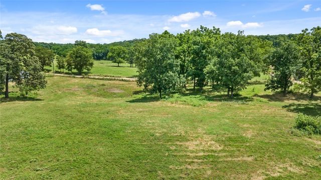 12713 Pleasant Valley Road, Gentry, AR 72734