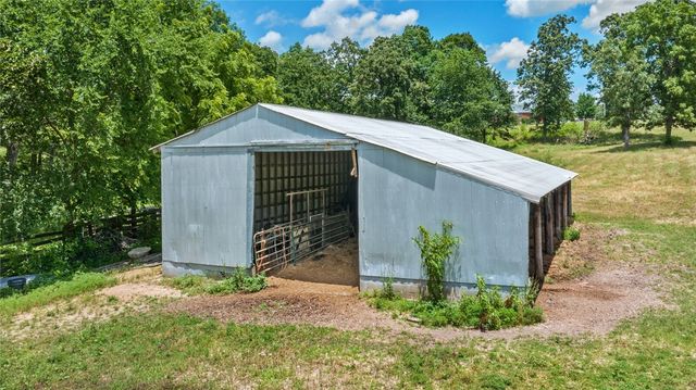 12713 Pleasant Valley Road, Gentry, AR 72734