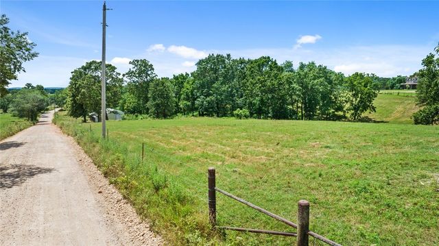 12713 Pleasant Valley Road, Gentry, AR 72734