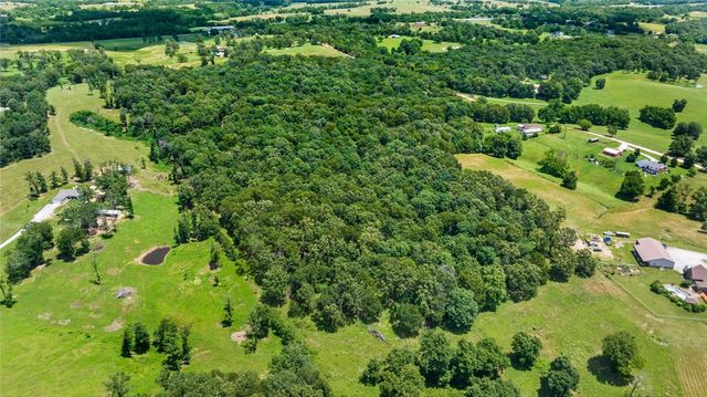 12713 Pleasant Valley Road, Gentry, AR 72734