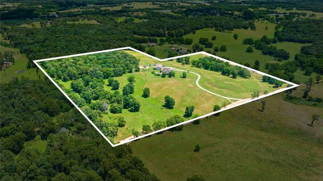 12713 Pleasant Valley Road, Gentry, AR 72734