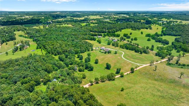 12713 Pleasant Valley Road, Gentry, AR 72734