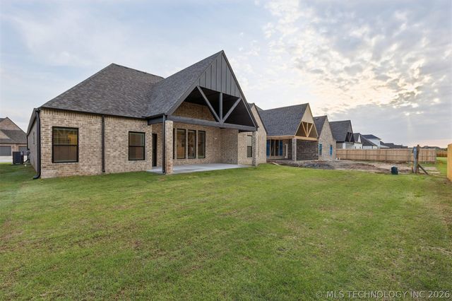 5820 E 127th Street S, Tulsa, OK 74008