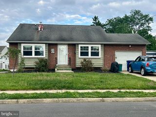 15 SWEETBRIAR LN, Bordentown, NJ 08505
