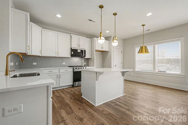 4768 Americana Avenue, Charlotte, NC 28215