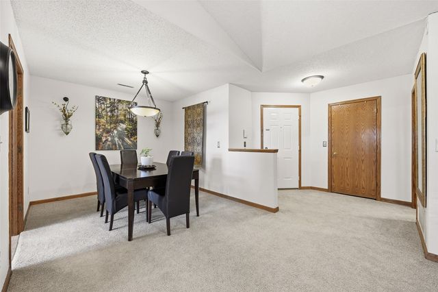 3490 Willowridge Road C, Marion, IA 52302