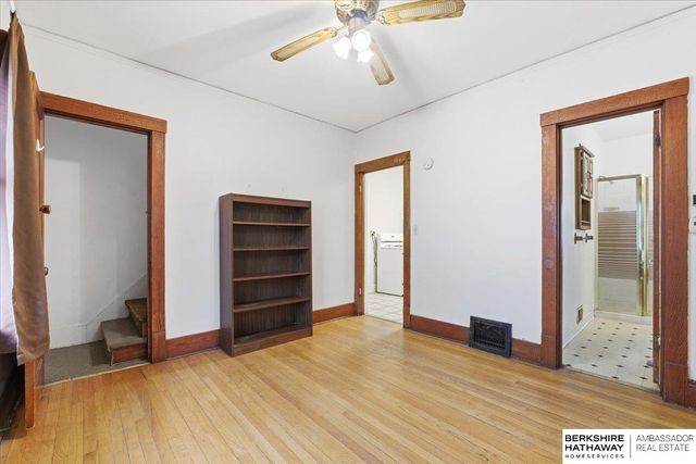 2510 S 30th Street, Omaha, NE 68105