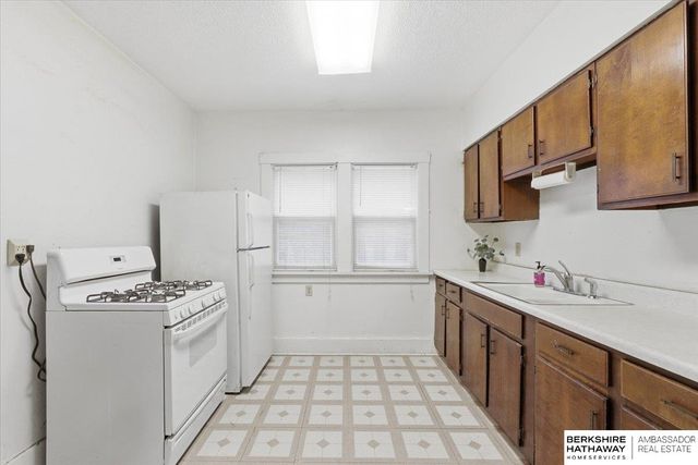 2510 S 30th Street, Omaha, NE 68105