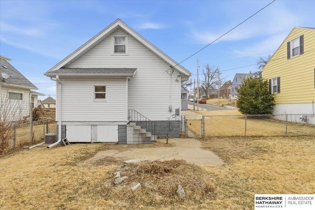 2510 S 30th Street, Omaha, NE 68105