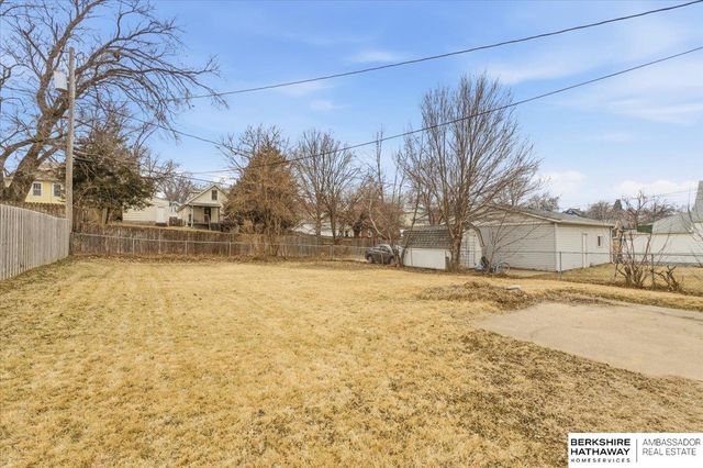 2510 S 30th Street, Omaha, NE 68105