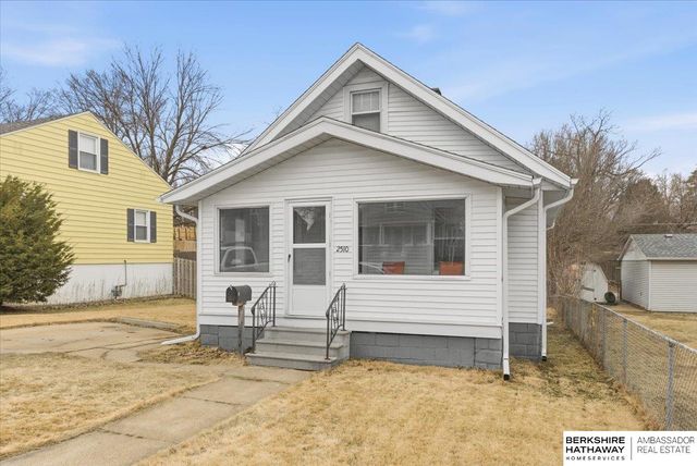 2510 S 30th Street, Omaha, NE 68105