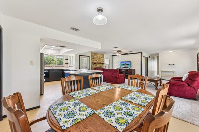 504 Buckaroo TRL, Buda, TX 78610