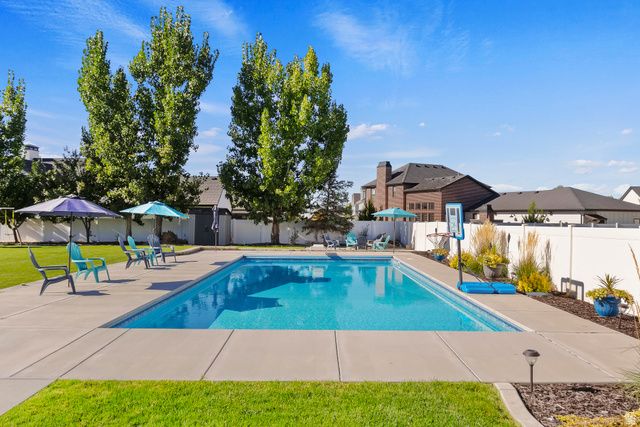 2011 W HILL ST, Kaysville, UT 84037