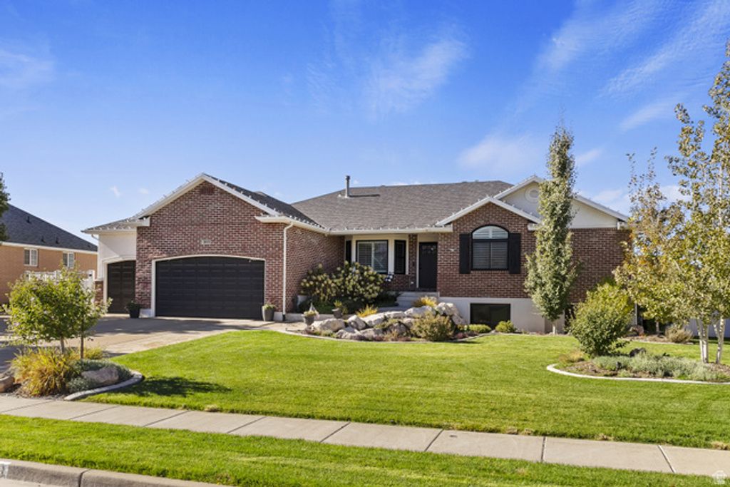 2011 W HILL ST, Kaysville, UT 84037