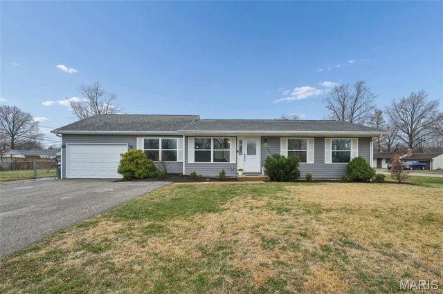 384 Peffer Lane, Fenton, MO 63026