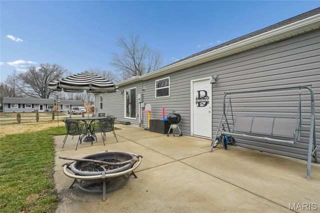 384 Peffer Lane, Fenton, MO 63026