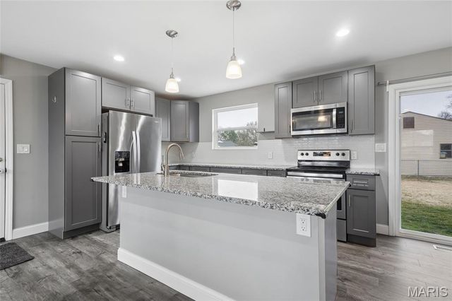 384 Peffer Lane, Fenton, MO 63026