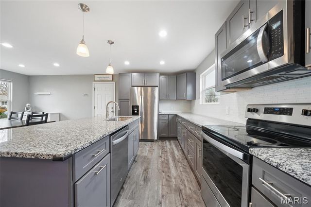 384 Peffer Lane, Fenton, MO 63026