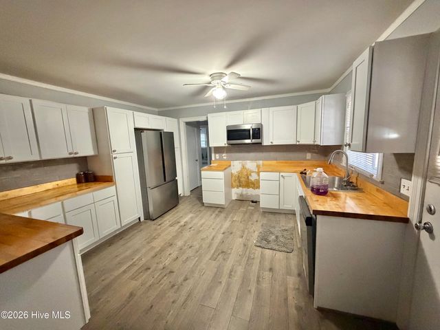 2205 Carey Road, Kinston, NC 28504