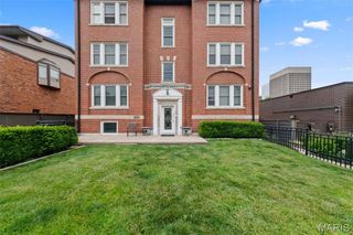 116 N Central Avenue 2S, Clayton, MO 63105