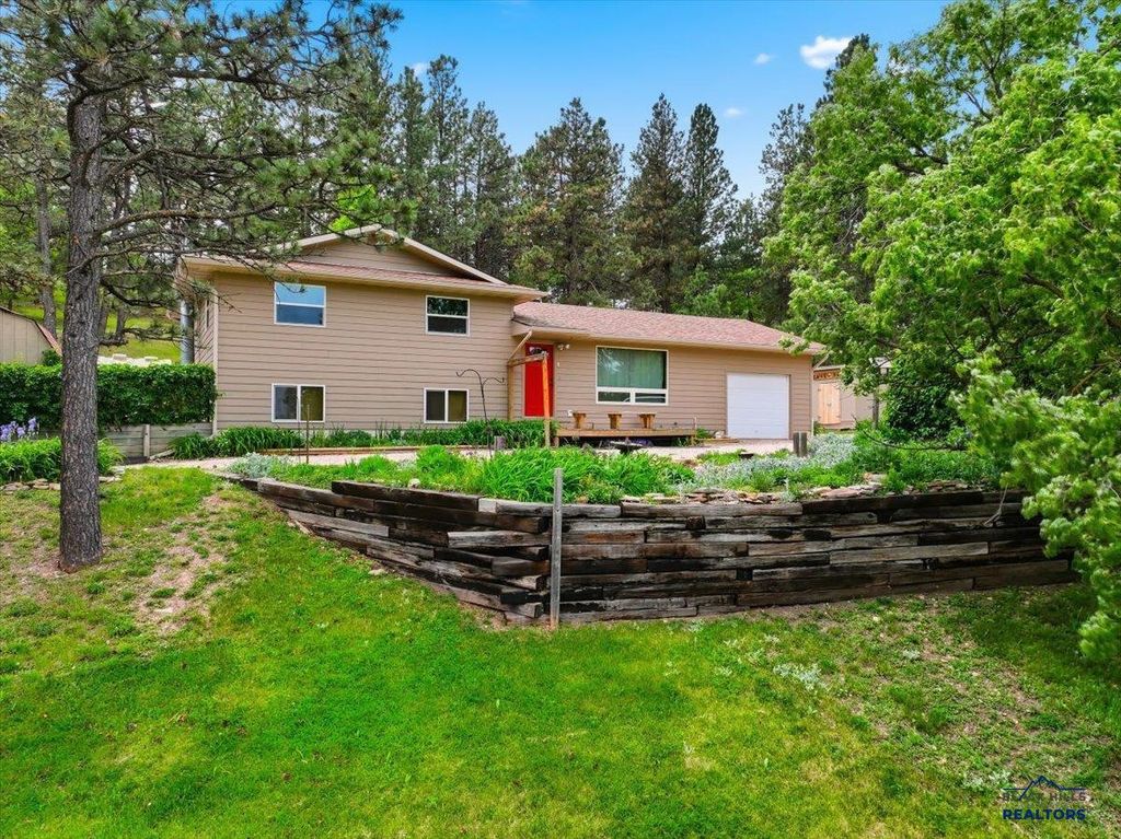 8933 RIDGE TRAIL, Sturgis, SD 57785