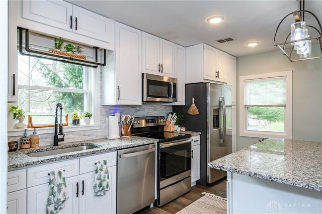 2048 Van Oss Drive, Beavercreek, OH 45431