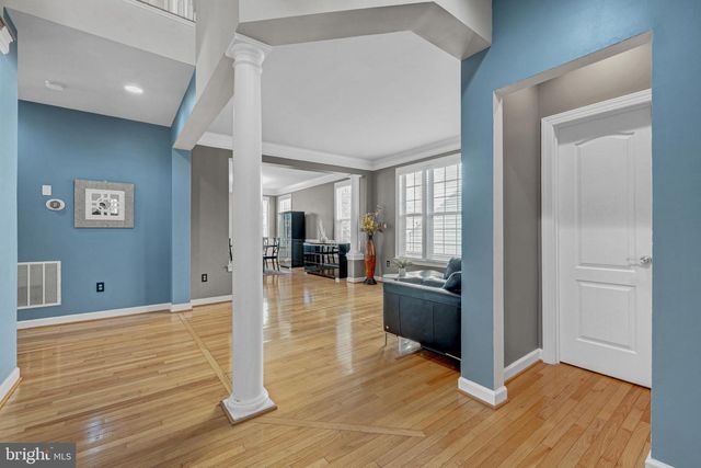 42654 FRONTIER DR, Brambleton, VA 20148