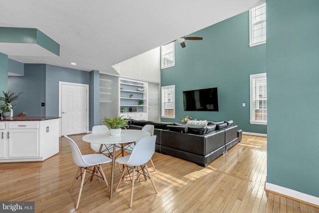 42654 FRONTIER DR, Brambleton, VA 20148