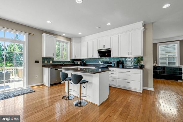 42654 FRONTIER DR, Brambleton, VA 20148