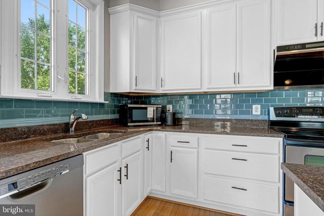 42654 FRONTIER DR, Brambleton, VA 20148