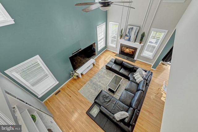 42654 FRONTIER DR, Brambleton, VA 20148